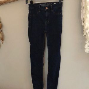 High wastes full length dark wash skinny jeans